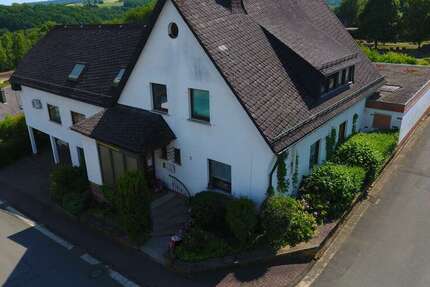 Haus Leun - 12 Zimmer, 215 m&sup2;, 285.000&euro; | Angebot:26827815