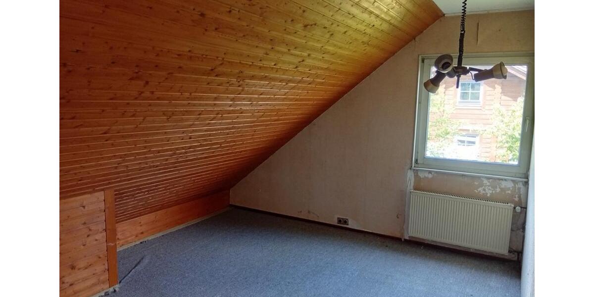 Einfamilienhaus Aßlar - 7 Zimmer, 113 m&sup2;, 160.000&euro; | Angebot:26857798