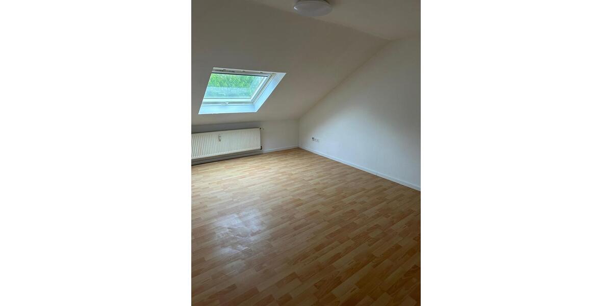 Dachgeschoßwohnung Gießen Allendorf - 3.5 Zimmer, 78 m&sup2;, 800&euro; | Angebot:25994576