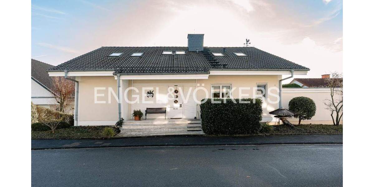 Einfamilienhaus Usingen - 8 Zimmer, 325 m&sup2;, 1.298.000&euro; | Angebot:25676871