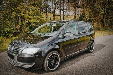 VW Touran 229.000 km 4.199 &euro; Herborn 35745