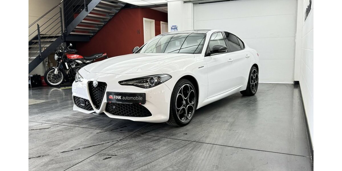 Alfa Romeo Giulia 2.0 Veloce Q4 Turbo Panoramadach Xenon 43.300 km 32.130 &euro; Lich 35423
