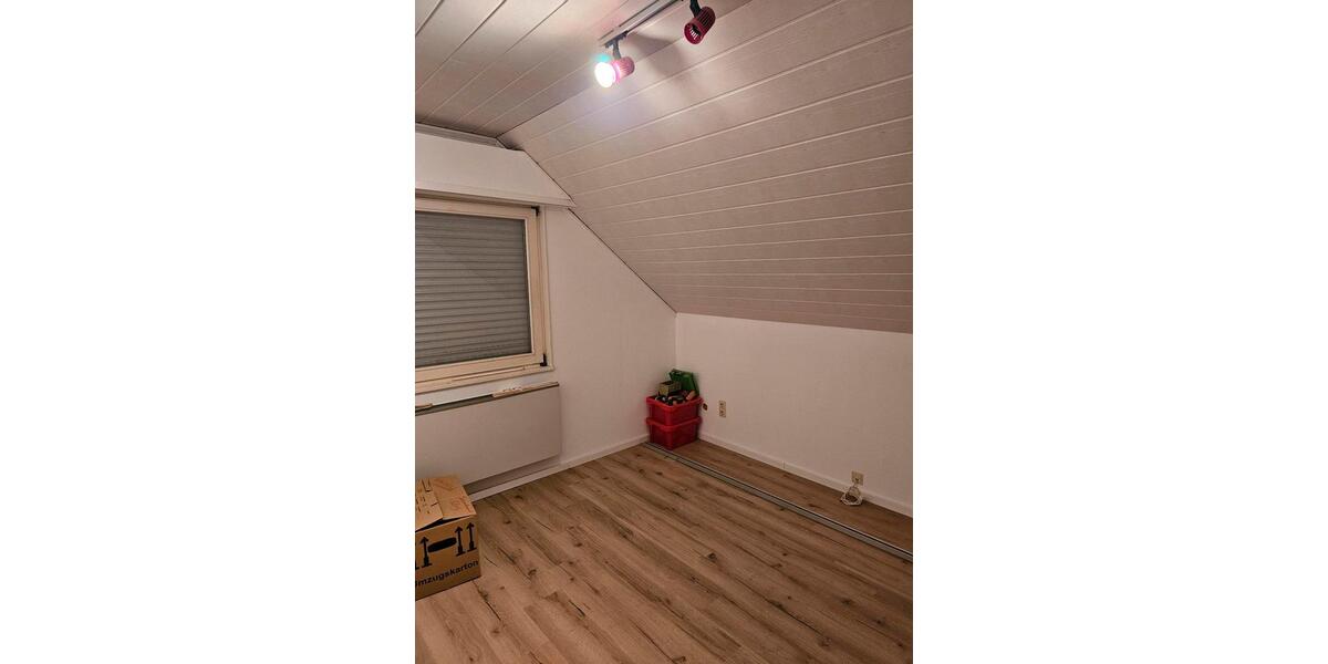 Einfamilienhaus Wölfersheim - 4 Zimmer, 153 m&sup2;, 375.000&euro; | Angebot:27004752