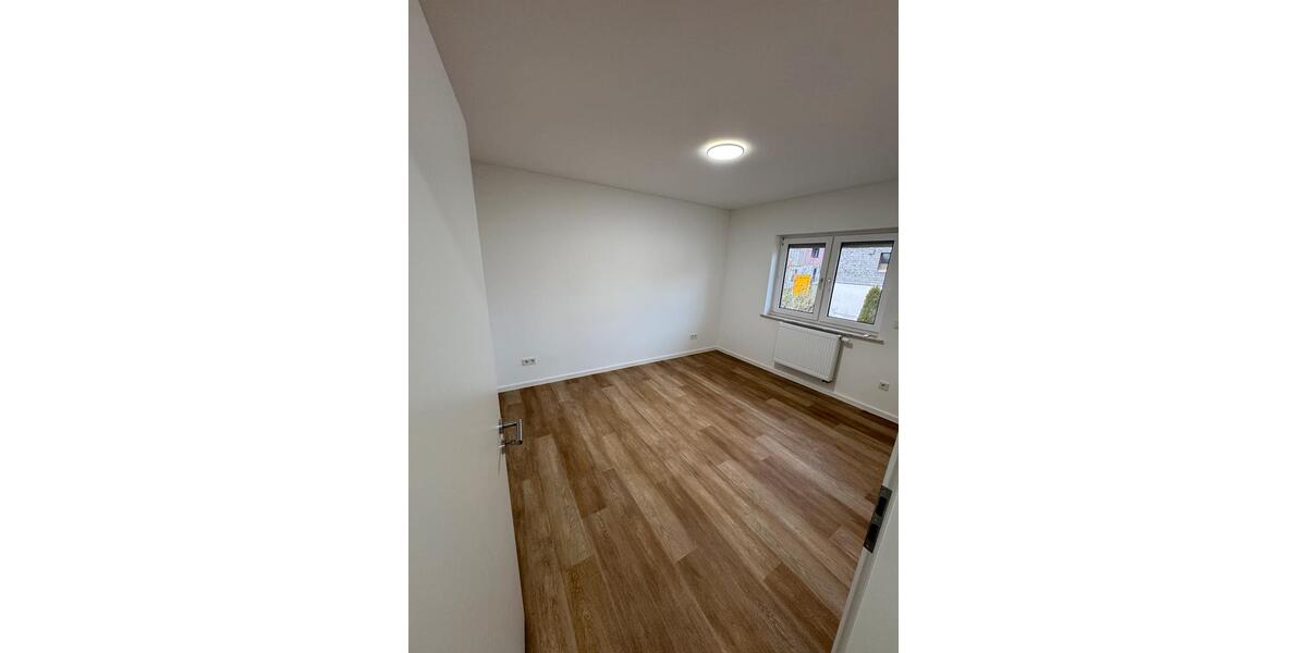 Etagenwohnung Merenberg - 4 Zimmer, 106 m&sup2;, 1.150&euro; | Angebot:26024528