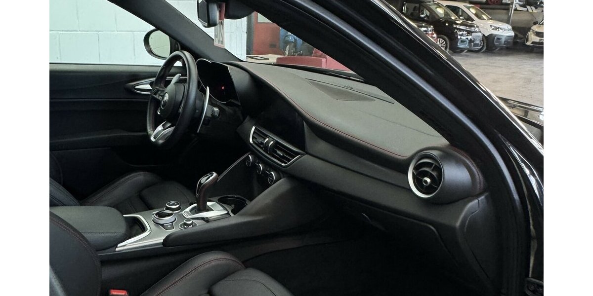 Alfa Romeo Giulia 2.0 Competizione Q4 Turbo CarPlay Kamera 9.970 km 38.920 &euro; Lich 35423