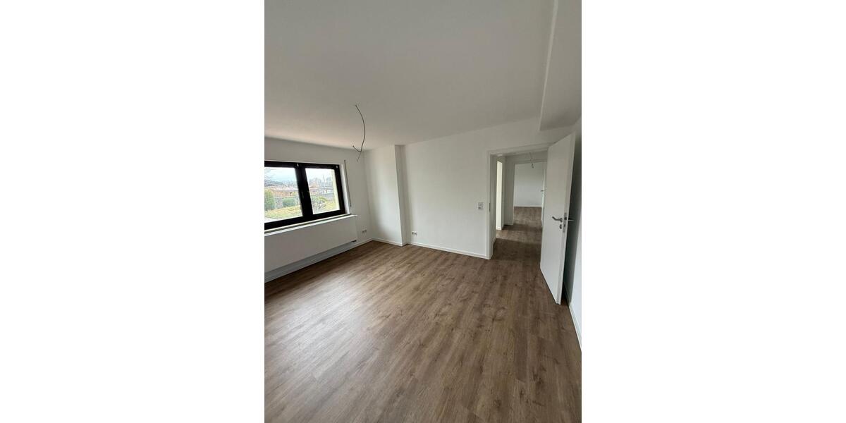 Etagenwohnung Ehringshausen - 3 Zimmer, 85 m&sup2;, 1.000&euro; | Angebot:25501536