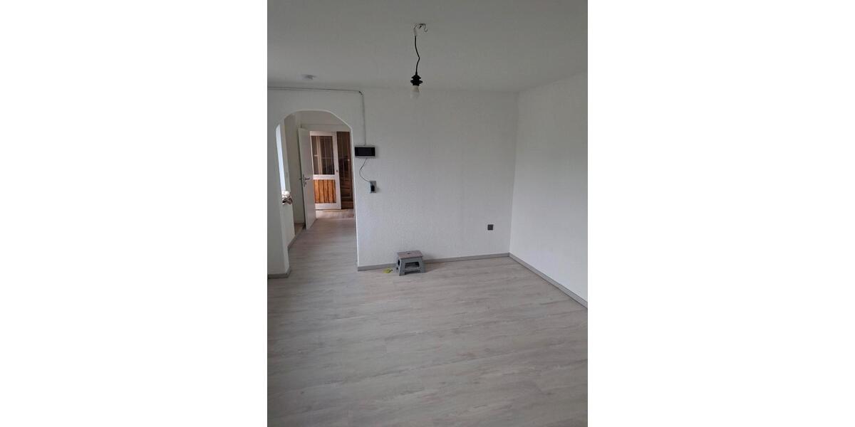 Etagenwohnung Mittenaar - 3 Zimmer, 75 m&sup2;, 780&euro; | Angebot:25628863