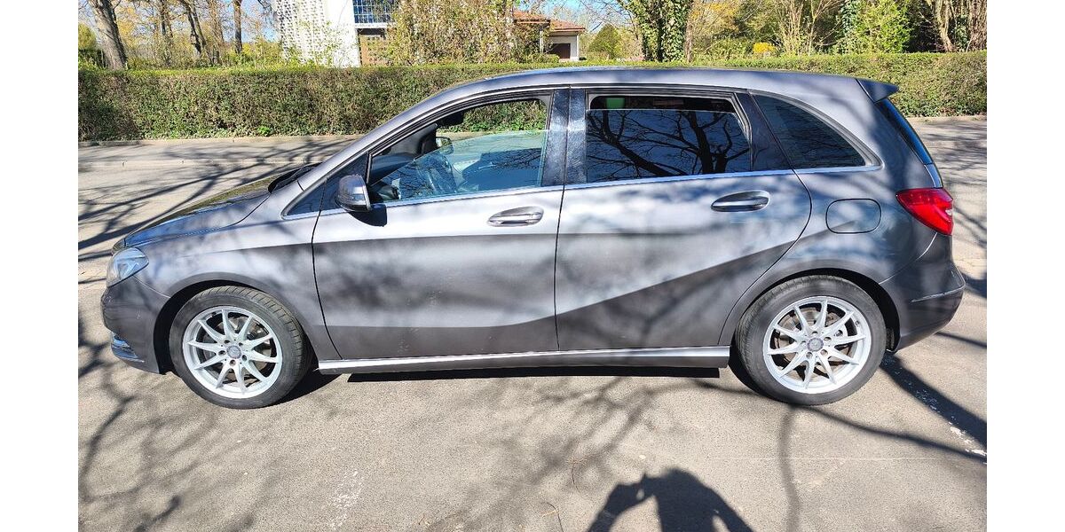Mercedes-Benz B 200 146.000 km 9.900 &euro; Linden 35440