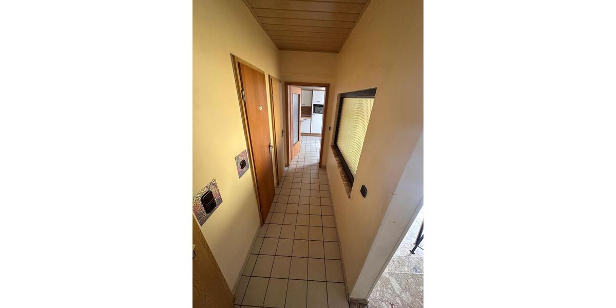 Einfamilienhaus Linden - 6 Zimmer, 220 m&sup2;, 380.000&euro; | Angebot:27023922