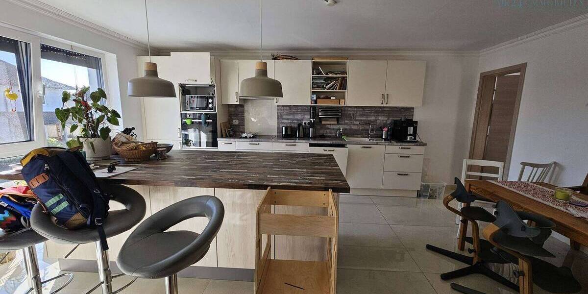 Etagenwohnung Langgöns - 4 Zimmer, 142 m&sup2;, 1.600&euro; | Angebot:26291317