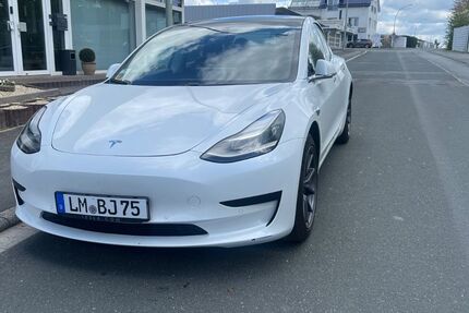 Tesla Model 3 112.000 km 21.880 &euro; Weilburg 35781