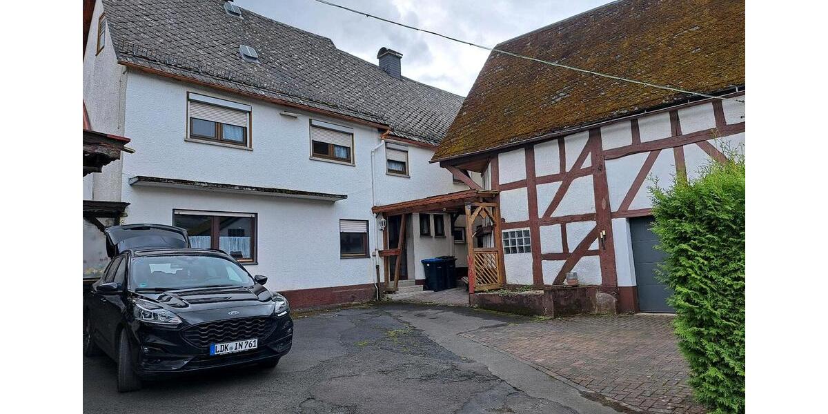 Einfamilienhaus Herborn - 13 Zimmer, 350 m&sup2;, 175.000&euro; | Angebot:26187043