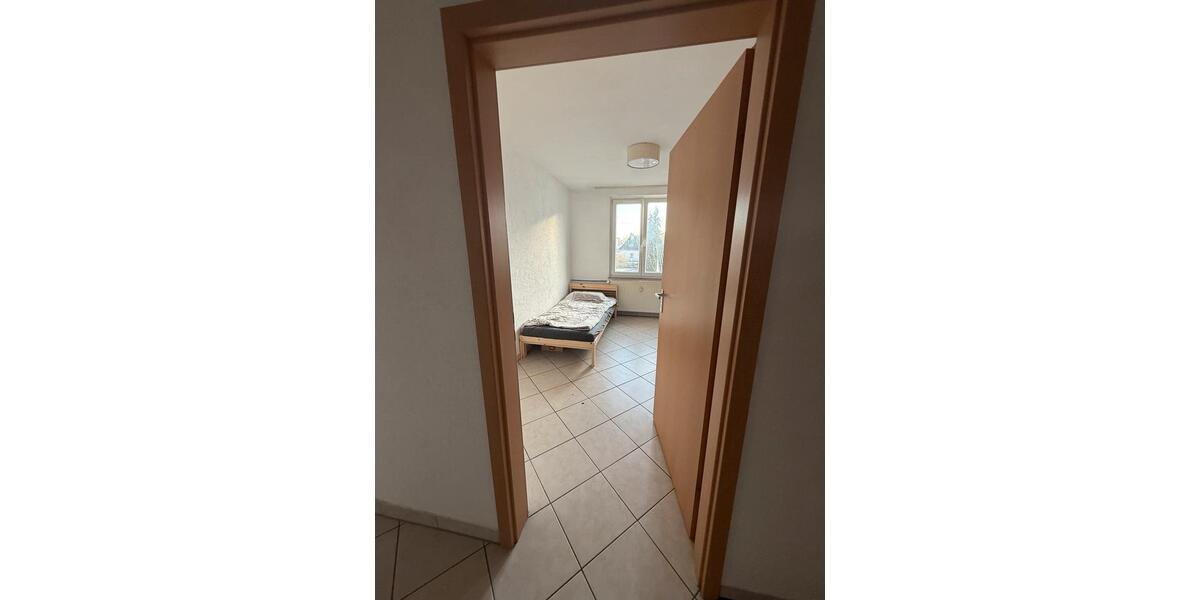 Etagenwohnung Gießen - 2 Zimmer, 77 m&sup2;, 950&euro; | Angebot:24564822
