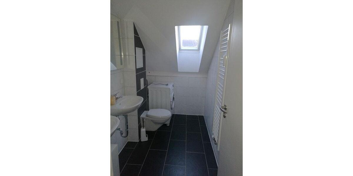 Dachgeschoßwohnung Gießen Anneröder Siedlung - 8 Zimmer, 140 m&sup2;, 280&euro; | Angebot:26041998