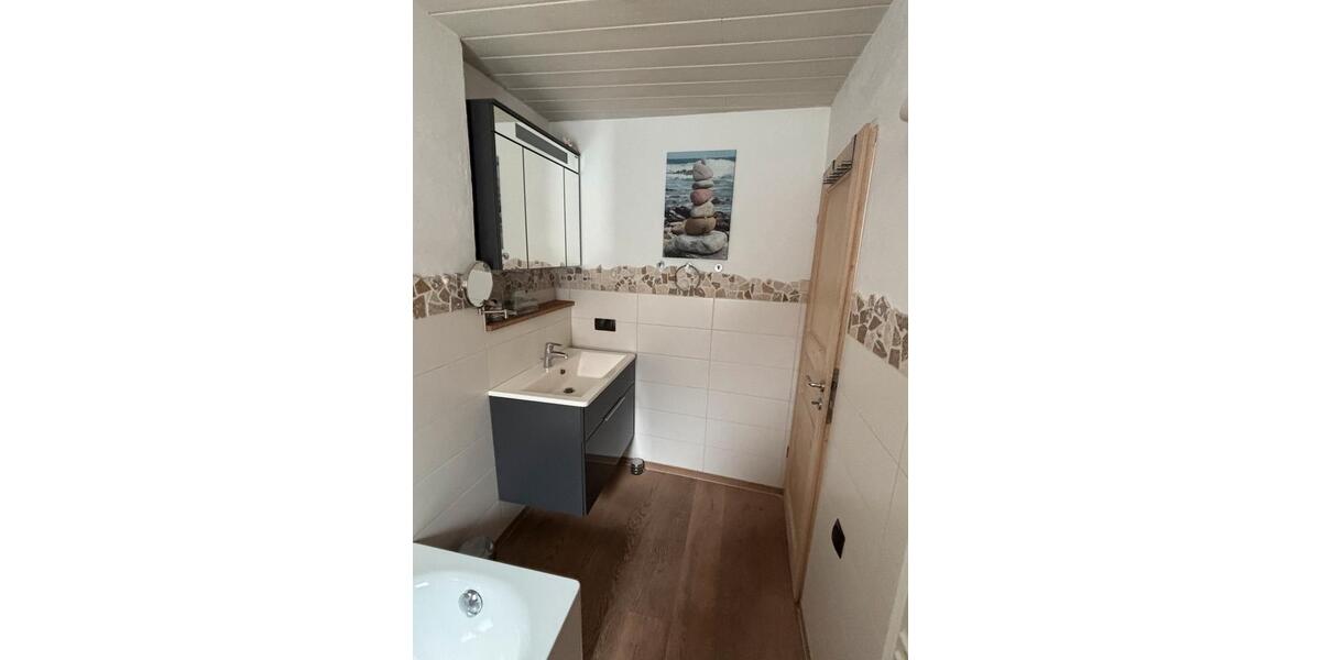 Etagenwohnung Butzbach - 6 Zimmer, 180 m&sup2;, 2.000&euro; | Angebot:25290215