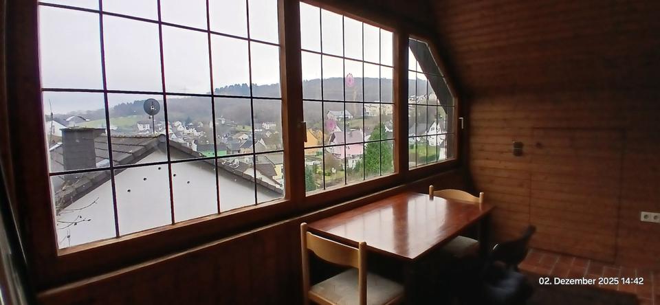 Dachgeschoßwohnung Aßlar - 5 Zimmer, 120 m&sup2;, 1.100&euro; | Angebot:23795100