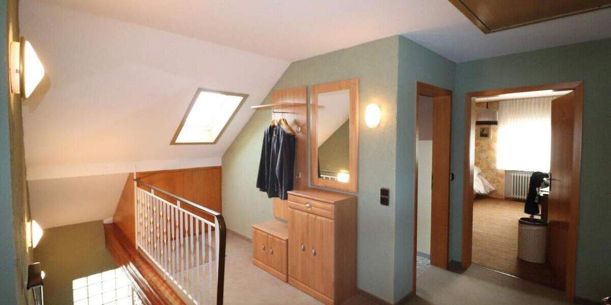 Einfamilienhaus Wölfersheim - 8 Zimmer, 160 m&sup2;, 470.000&euro; | Angebot:25682682