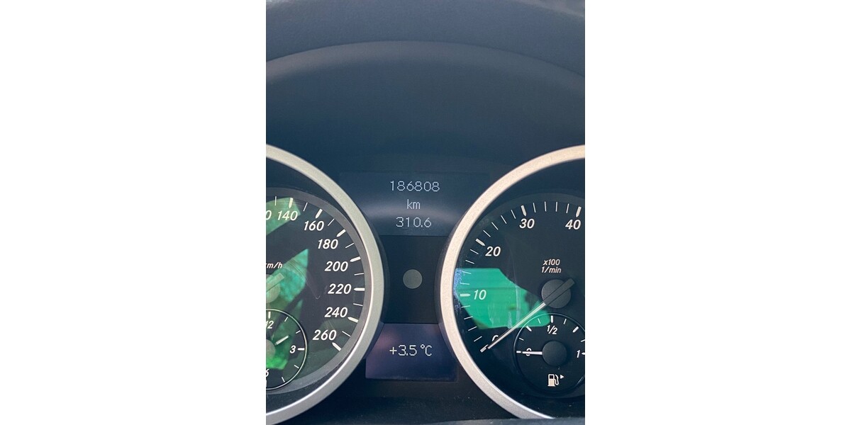 Mercedes-Benz SLK 200 186.000 km 5.600 &euro; Wetzlar 35578