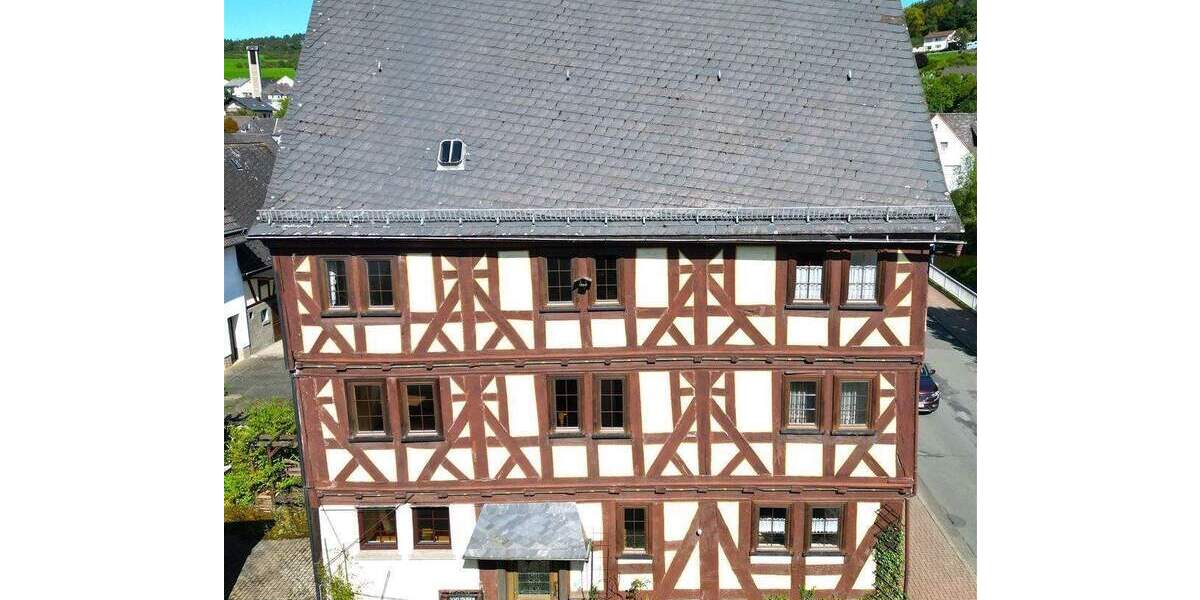 Bauernhaus, Landhaus Mittenaar Bicken - 8 Zimmer, 227 m&sup2;, 190.000&euro; | Angebot:25740426