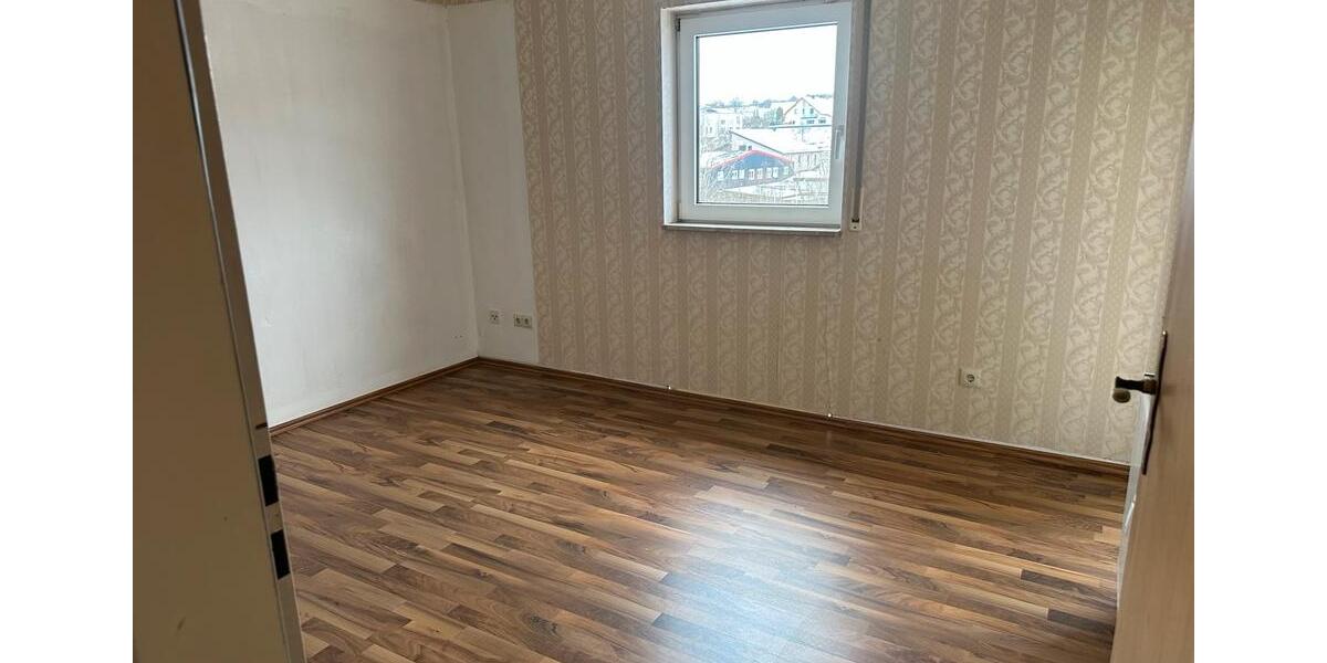 Etagenwohnung Hüttenberg - 4 Zimmer, 100 m&sup2;, 239.000&euro; | Angebot:25779181