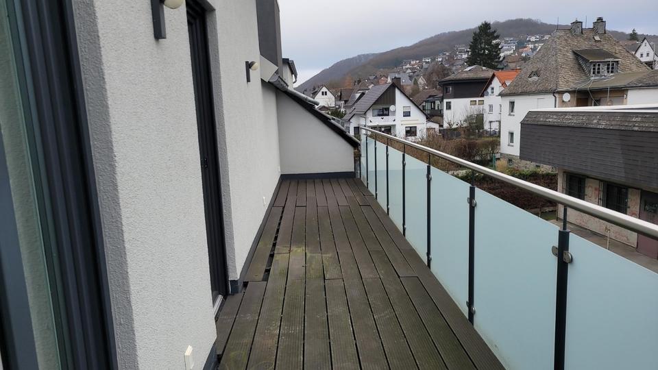 Dachgeschoßwohnung Sinn - 3 Zimmer, 85 m&sup2;, 1.100&euro; | Angebot:25540491