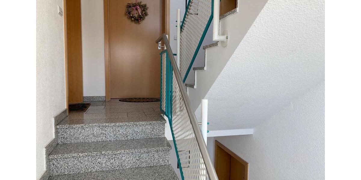 Etagenwohnung Aßlar - 3 Zimmer, 90 m&sup2;, 950&euro; | Angebot:26256106