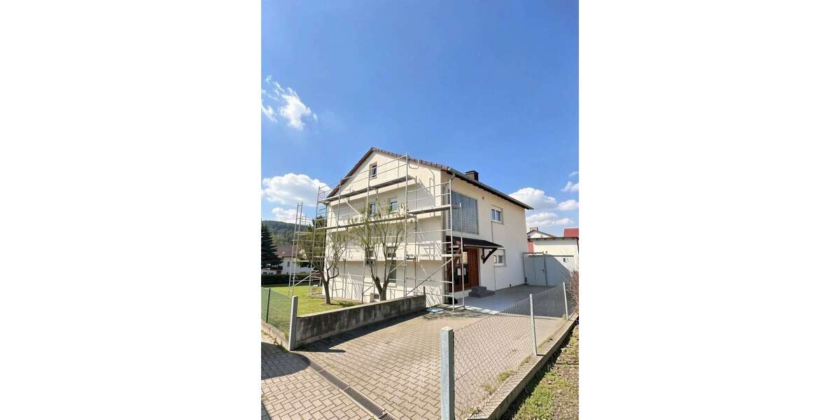 Mehrfamilienhaus mit drei Wohneinheiten und weiterem Baupotenzial - Mehrfamilienhaus, Wohnhaus Aßlar | Angebot:25258520