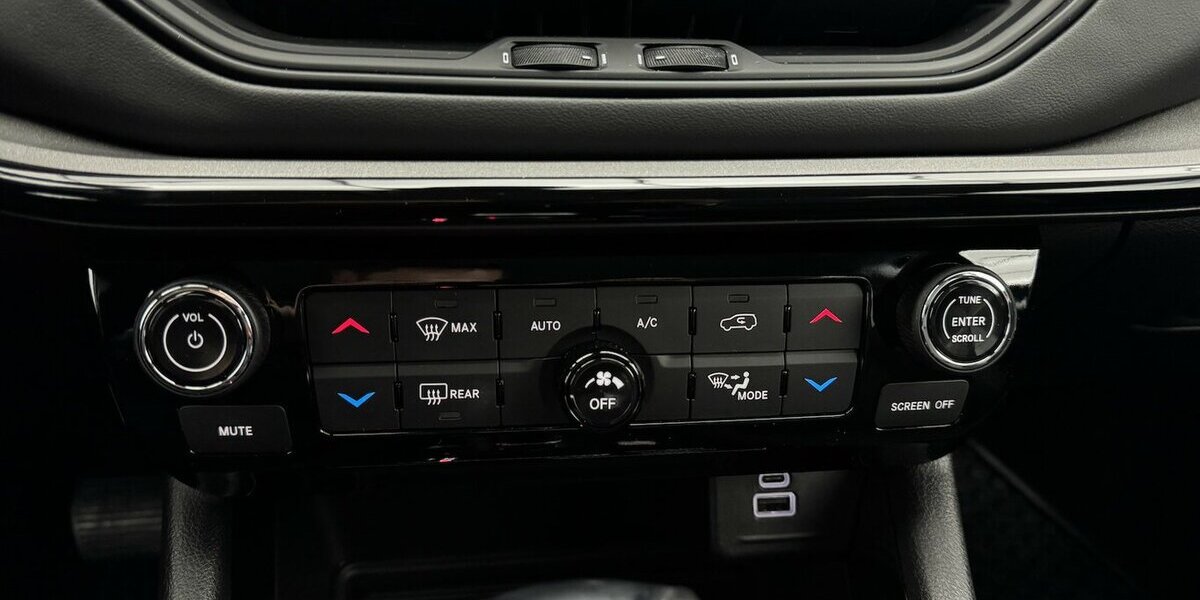 Jeep Compass 1.5L S Mild-Hybrid 48V FWD LED 360 Cam 29.397 km 23.220 &euro; Lich 35423