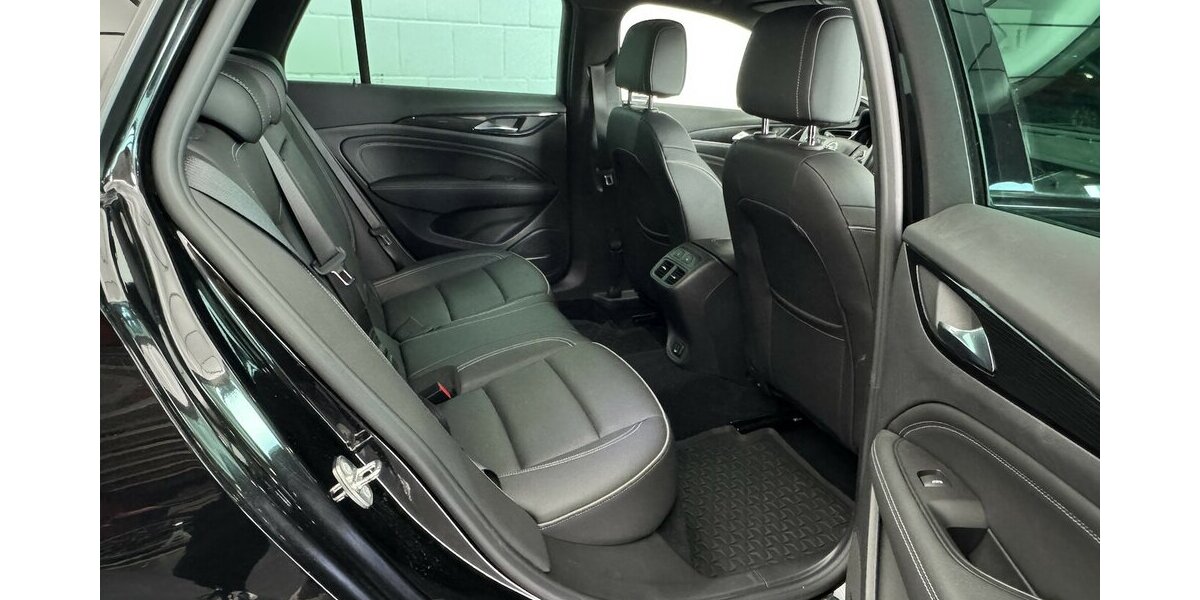 Opel Insignia Exclusive 4x4 FULL LEDER CarPlay Bose 118.400 km 11.900 &euro; Lich 35423