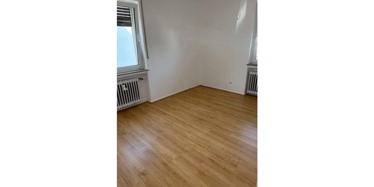 Etagenwohnung Butzbach - 4 Zimmer, 86 m&sup2;, 1.000&euro; | Angebot:25929752