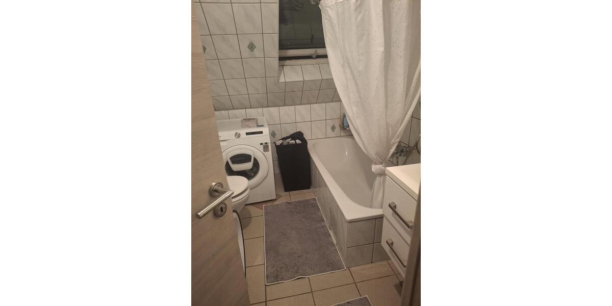 Etagenwohnung Butzbach - 3 Zimmer, 100 m&sup2;, 950&euro; | Angebot:26044451