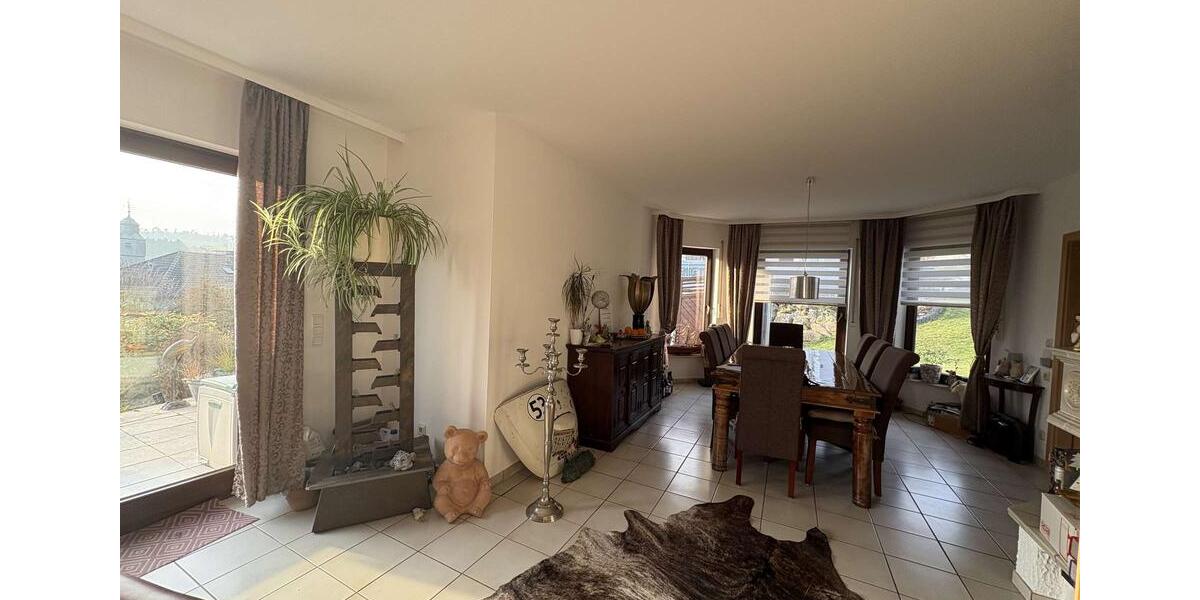 Einfamilienhaus Butzbach - 5 Zimmer, 141 m&sup2;, 1.790&euro; | Angebot:25099077