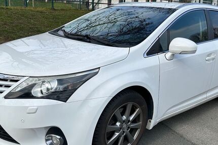 Toyota Avensis 211.000 km 7.400 &euro; Dillenburg-Frohnhausen 35684