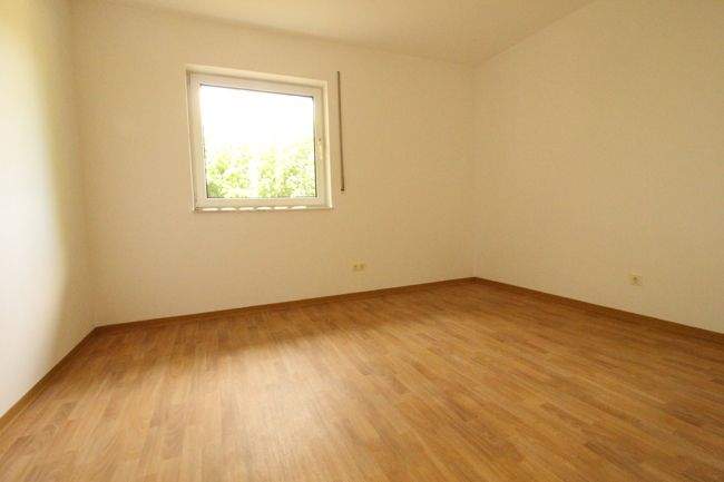 Etagenwohnung Solms Niederbiel - 3 Zimmer, 96 m&sup2;, 800&euro; | Angebot:25662041