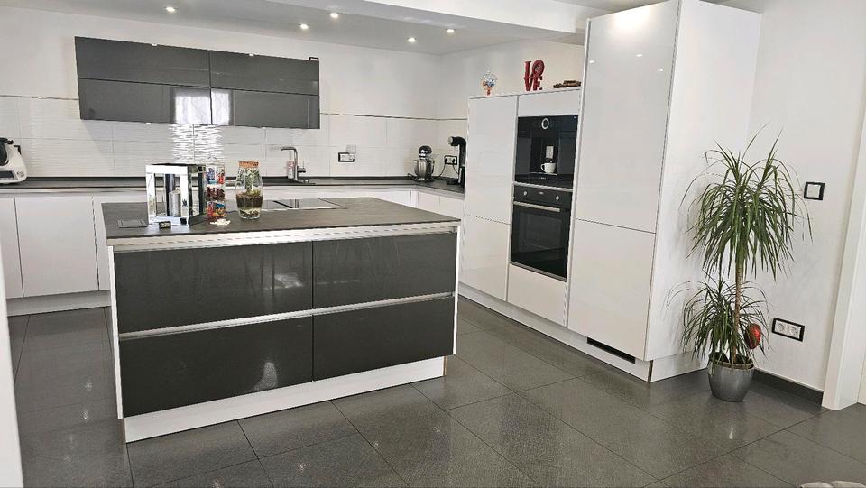 Mehrfamilienhaus, Wohnhaus Lich - 14 Zimmer, 310 m&sup2;, 499.000&euro; | Angebot:26075322