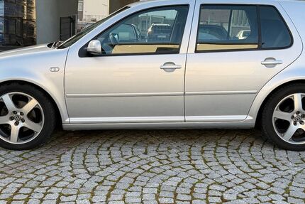 VW Golf 211.460 km 8.250 &euro; Herborn 35745