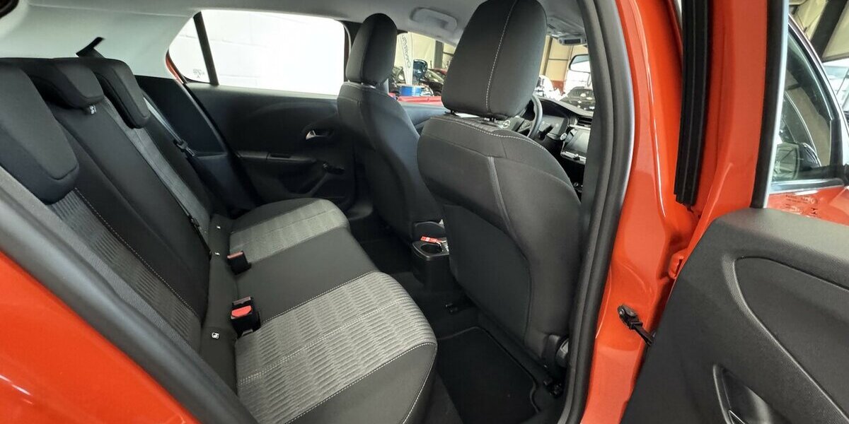 Opel Corsa e Edition 1.Hand 50 kWh Carplay Tempomat 13.400 km 14.620 &euro; Lich 35423