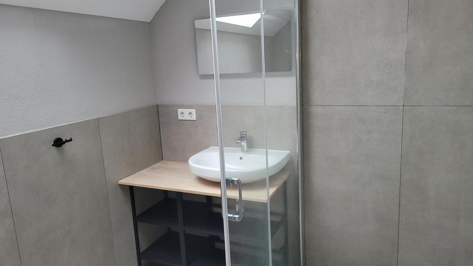 Dachgeschoßwohnung Sinn - 3 Zimmer, 85 m&sup2;, 1.100&euro; | Angebot:25540491