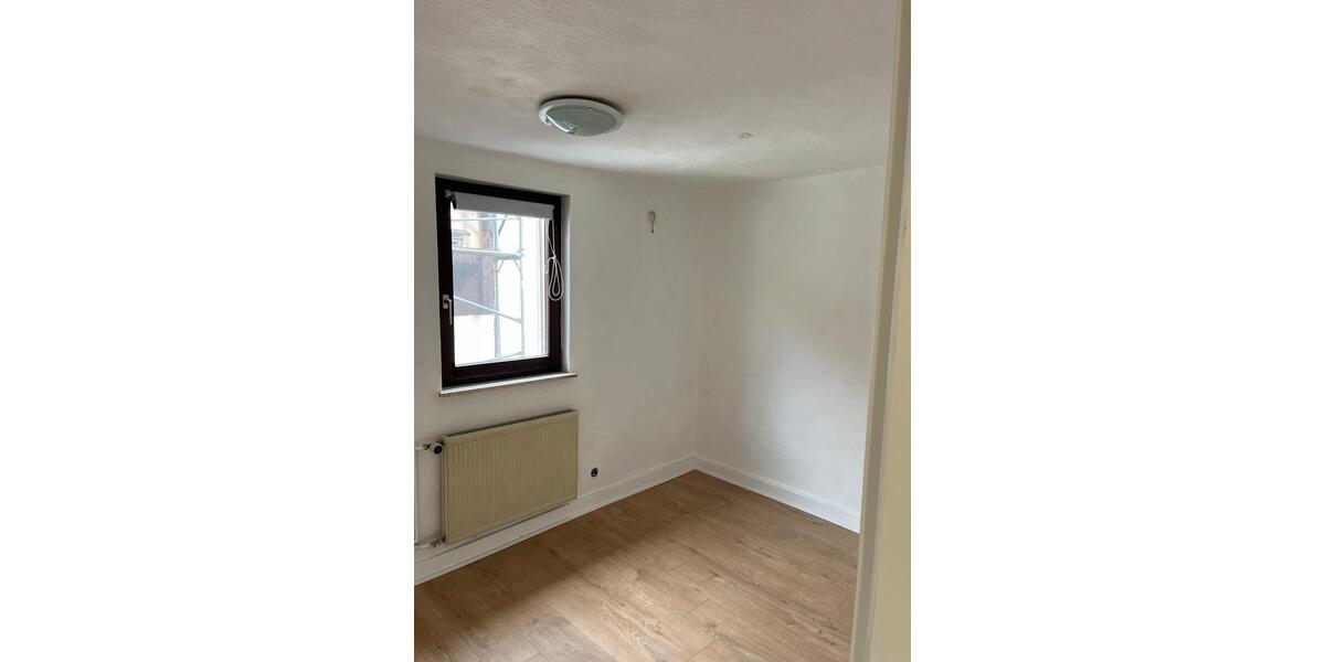 Einfamilienhaus Braunfels - 7 Zimmer, 140 m&sup2;, 1.000&euro; | Angebot:25088036