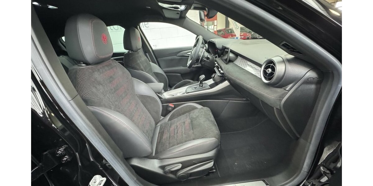 Alfa Romeo Tonale 1.5 VGT Veloce 48 V Hybrid LED 3.300 km 31.880 &euro; Lich 35423