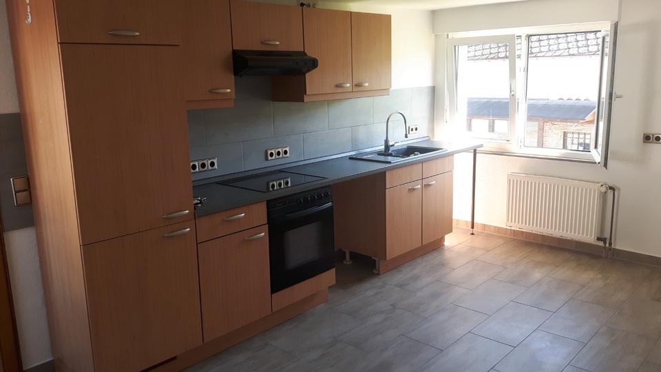 Einfamilienhaus Haiger - 8 Zimmer, 150 m&sup2;, 1.200&euro; | Angebot:25496753