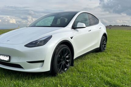 Tesla Model Y 8.100 km 41.400 &euro; Butzbach 35510