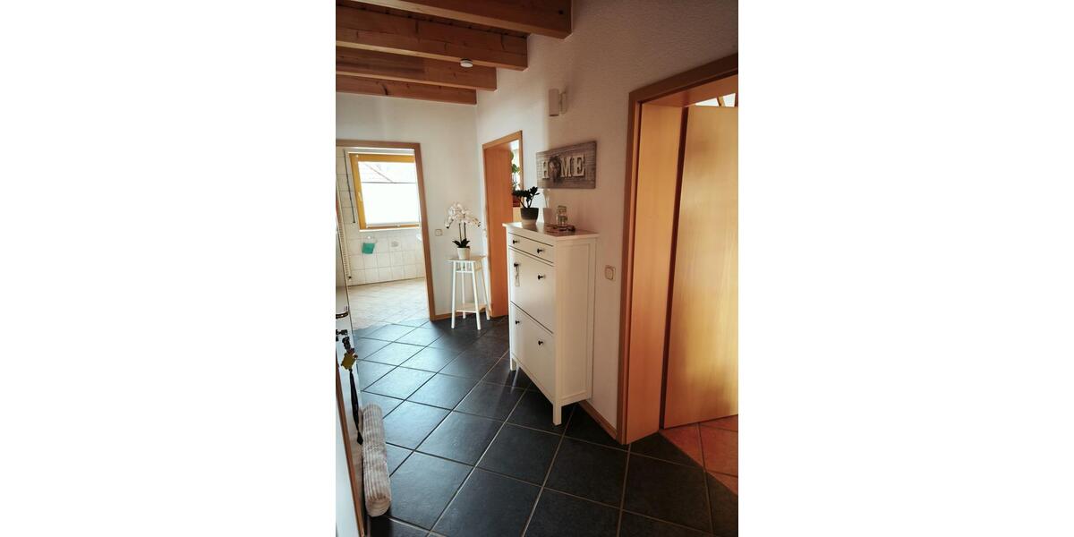 Dachgeschoßwohnung Mittenaar - 3 Zimmer, 120 m&sup2;, 700&euro; | Angebot:26228114