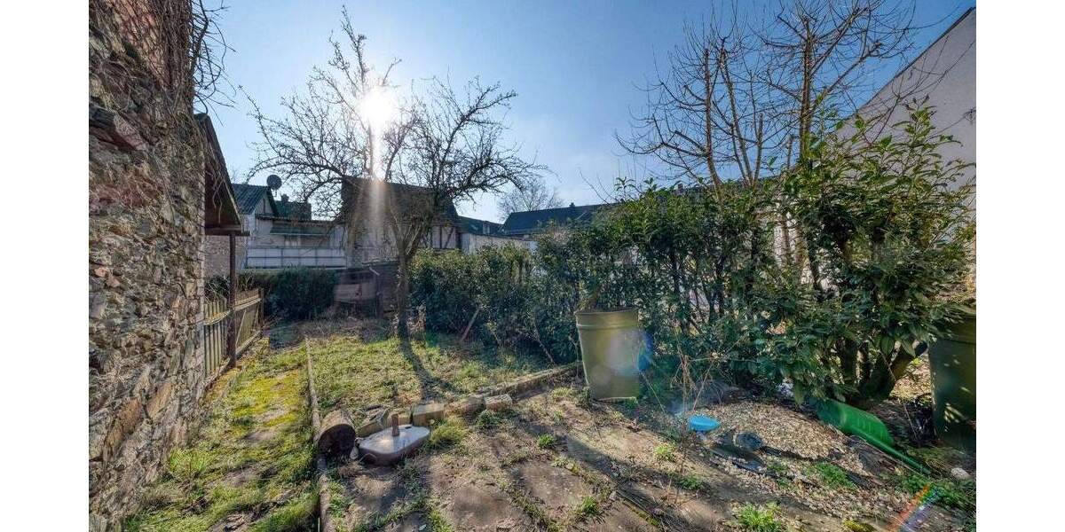 Mehrfamilienhaus, Wohnhaus Aßlar - 8 Zimmer, 186 m&sup2;, 199.000&euro; | Angebot:25697034