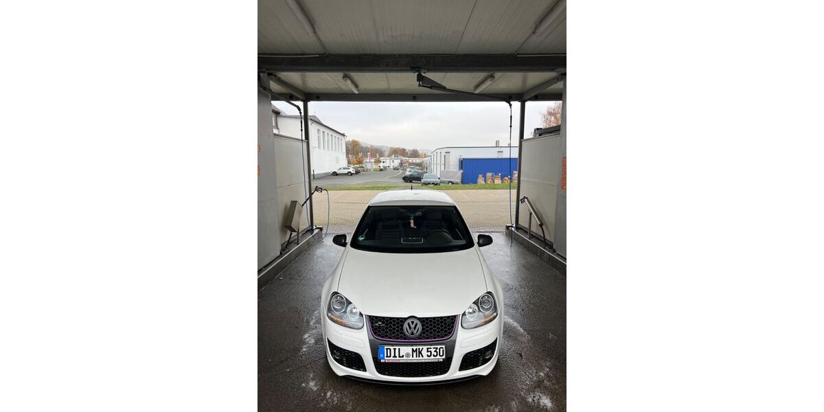VW Golf 103.000 km 12.000 &euro; Breitscheid 35767