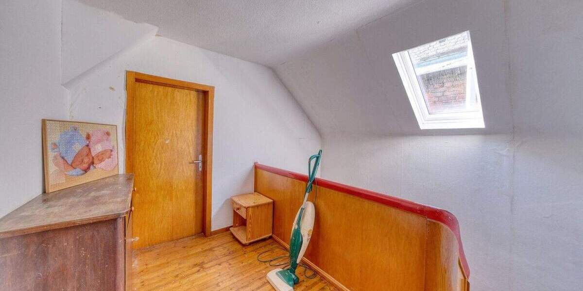 Mehrfamilienhaus, Wohnhaus Aßlar - 8 Zimmer, 186 m&sup2;, 199.000&euro; | Angebot:25697034