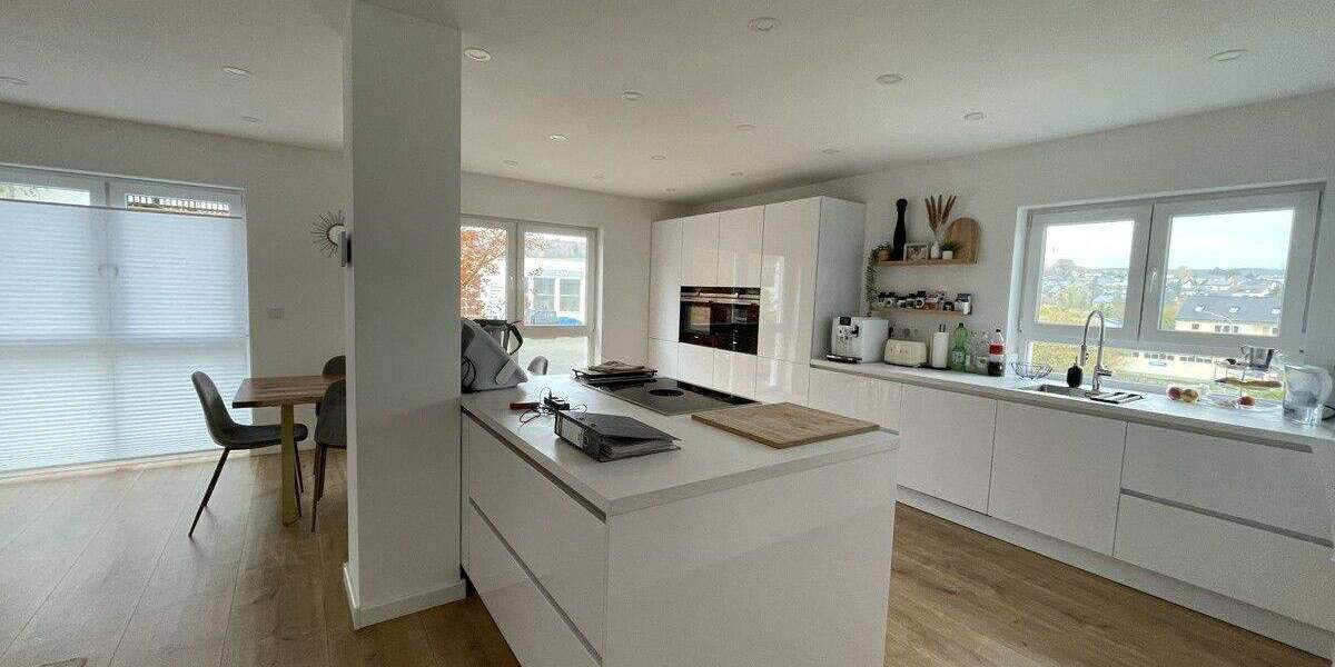 Einfamilienhaus Ehringshausen / Kölschhausen Kölschhausen - 9 Zimmer, 238 m&sup2;, 490.000&euro; | Angebot:25728156