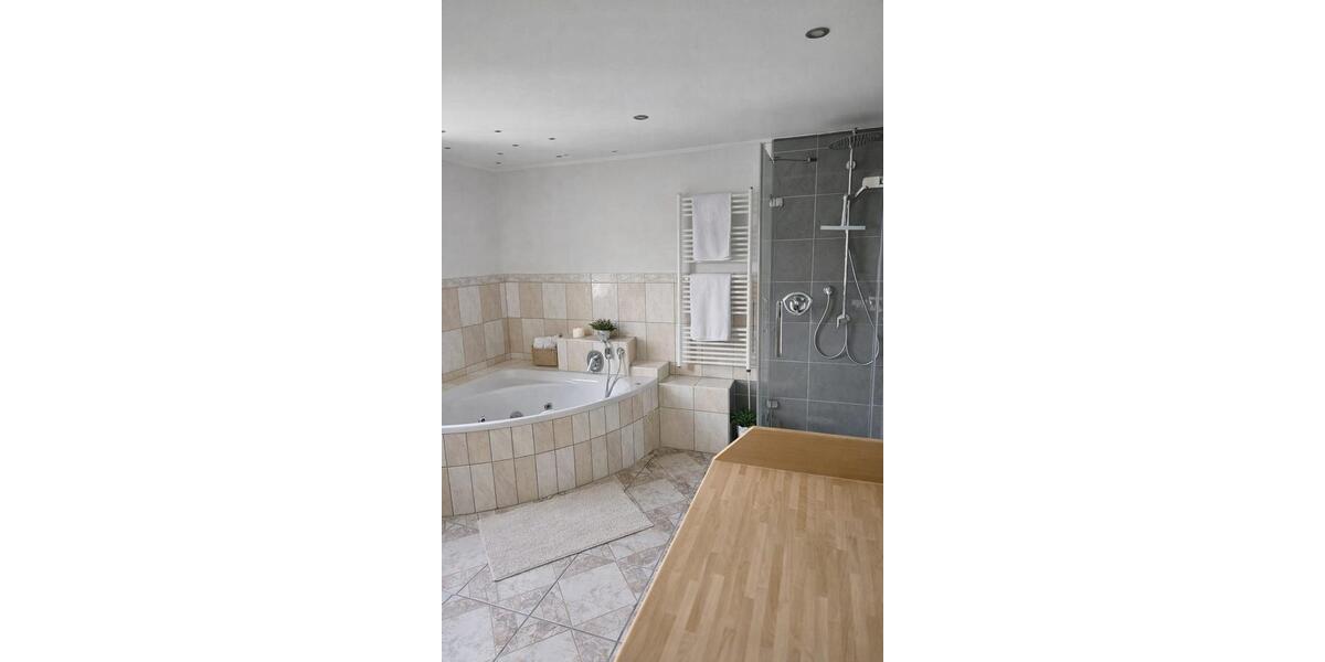 Mehrfamilienhaus, Wohnhaus Haiger - 11 Zimmer, 240 m&sup2;, 599.000&euro; | Angebot:26072521