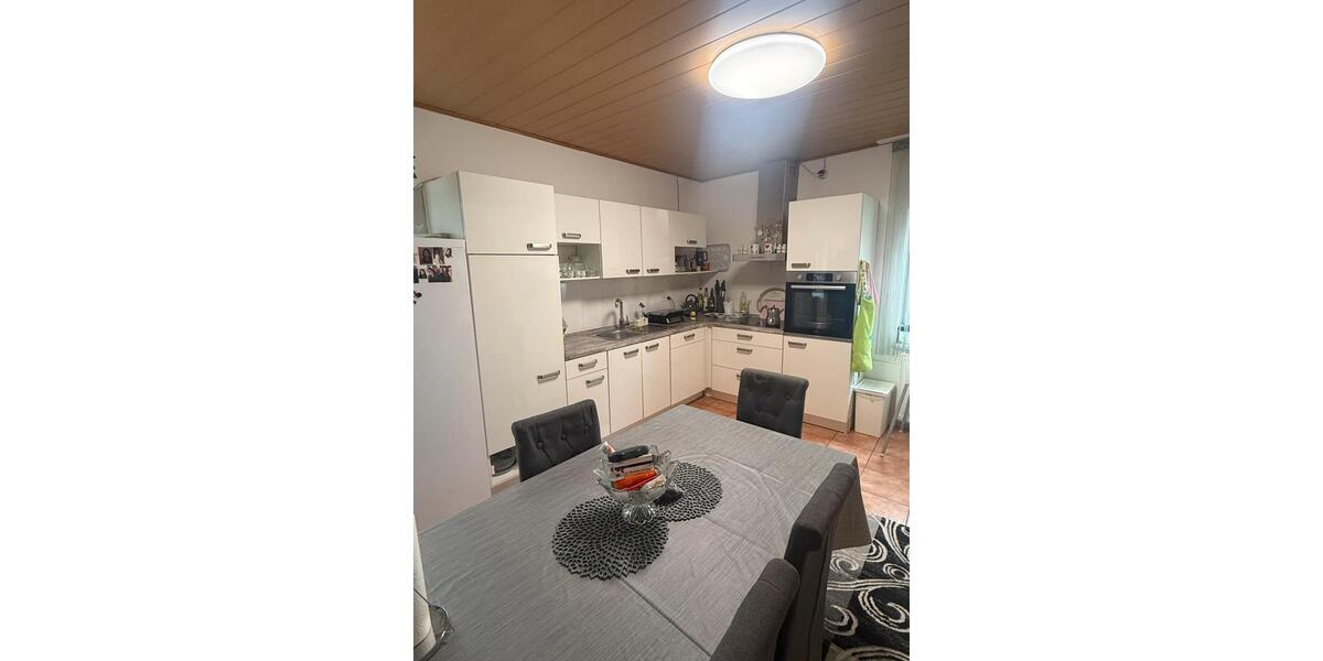 Etagenwohnung Mittenaar - 3 Zimmer, 90 m&sup2;, 730&euro; | Angebot:25099786