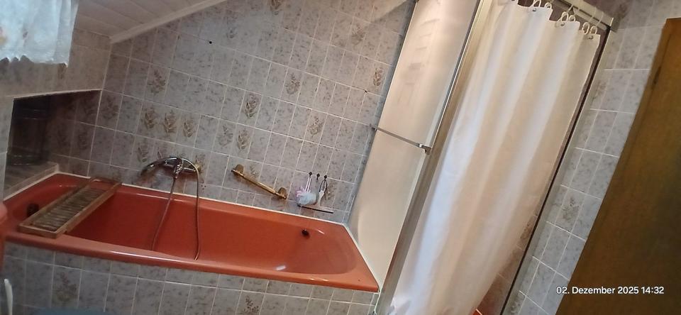 Dachgeschoßwohnung Aßlar - 5 Zimmer, 120 m&sup2;, 1.100&euro; | Angebot:23795100